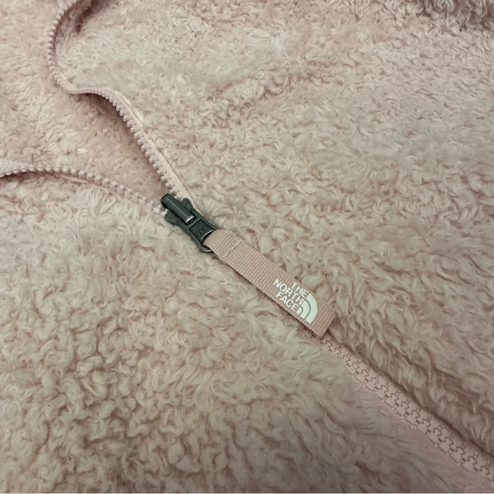The North Face Soft Pink Fleece Jacket - Picture 4 of 9